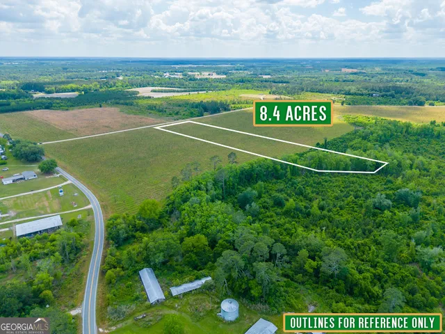 a view of a tennis court