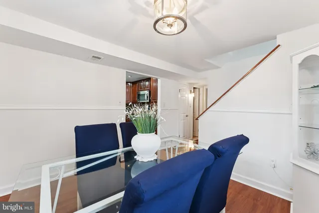 $599,999 | 14556 Eastman Street, Woodbridge, VA 22193