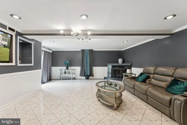 $599,999 | 14556 Eastman Street, Woodbridge, VA 22193