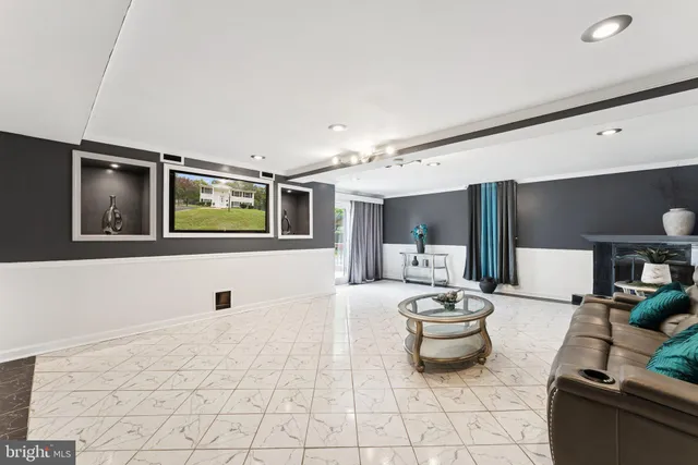 $599,999 | 14556 Eastman Street, Woodbridge, VA 22193