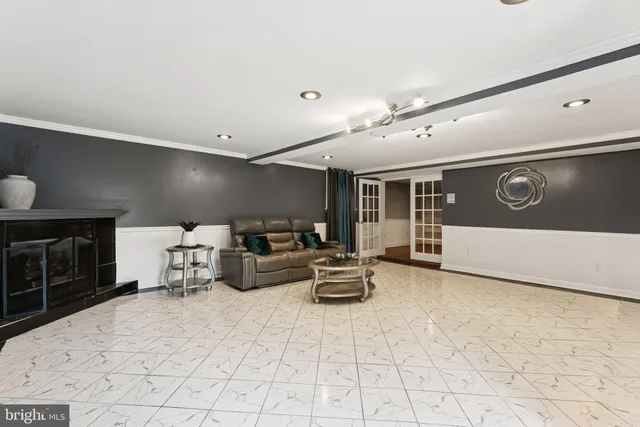 $599,999 | 14556 Eastman Street, Woodbridge, VA 22193