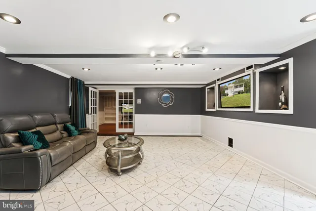 $599,999 | 14556 Eastman Street, Woodbridge, VA 22193