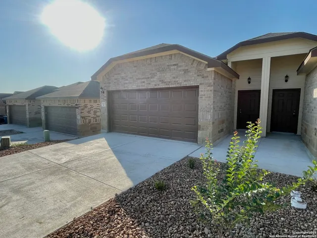 $499,995 | 10023 Westover Bluff, San Antonio, TX 78251