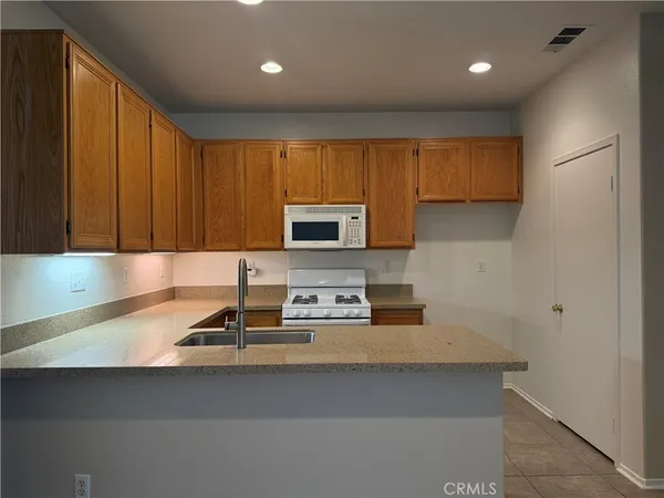 $3,200 | 5756 Bay Hill Lane, Fontana, CA 92336