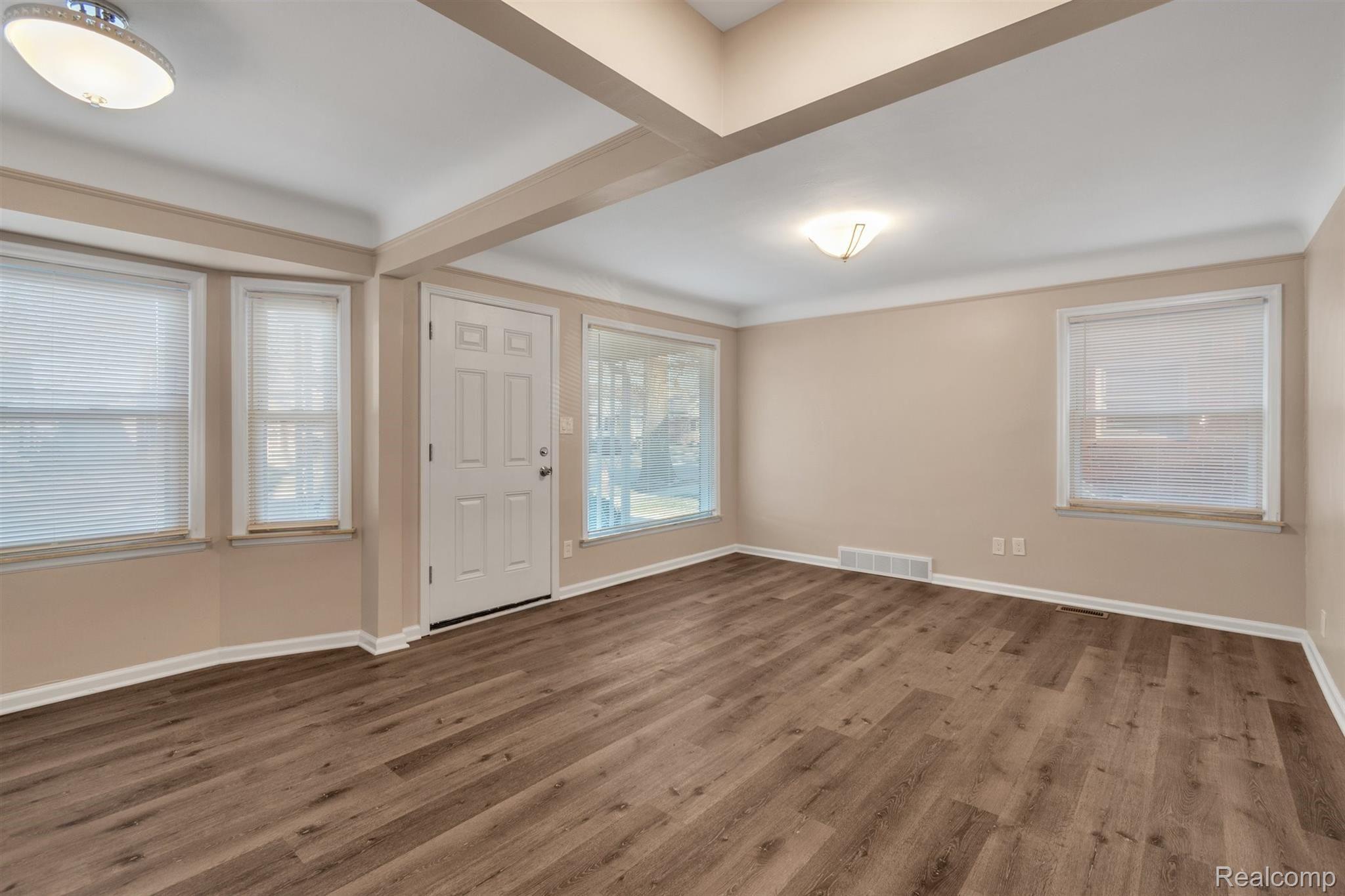 9952 Appleton Avenue Redford, MI 48239 - Photo 6 of 23 Large Living Space