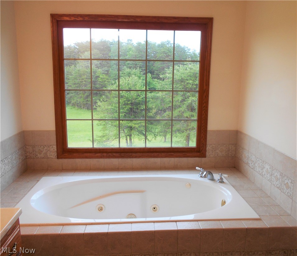 384 Burnfield Road Little Hocking, OH 45742 - Photo 15 of 30 ...and a large jetted tub