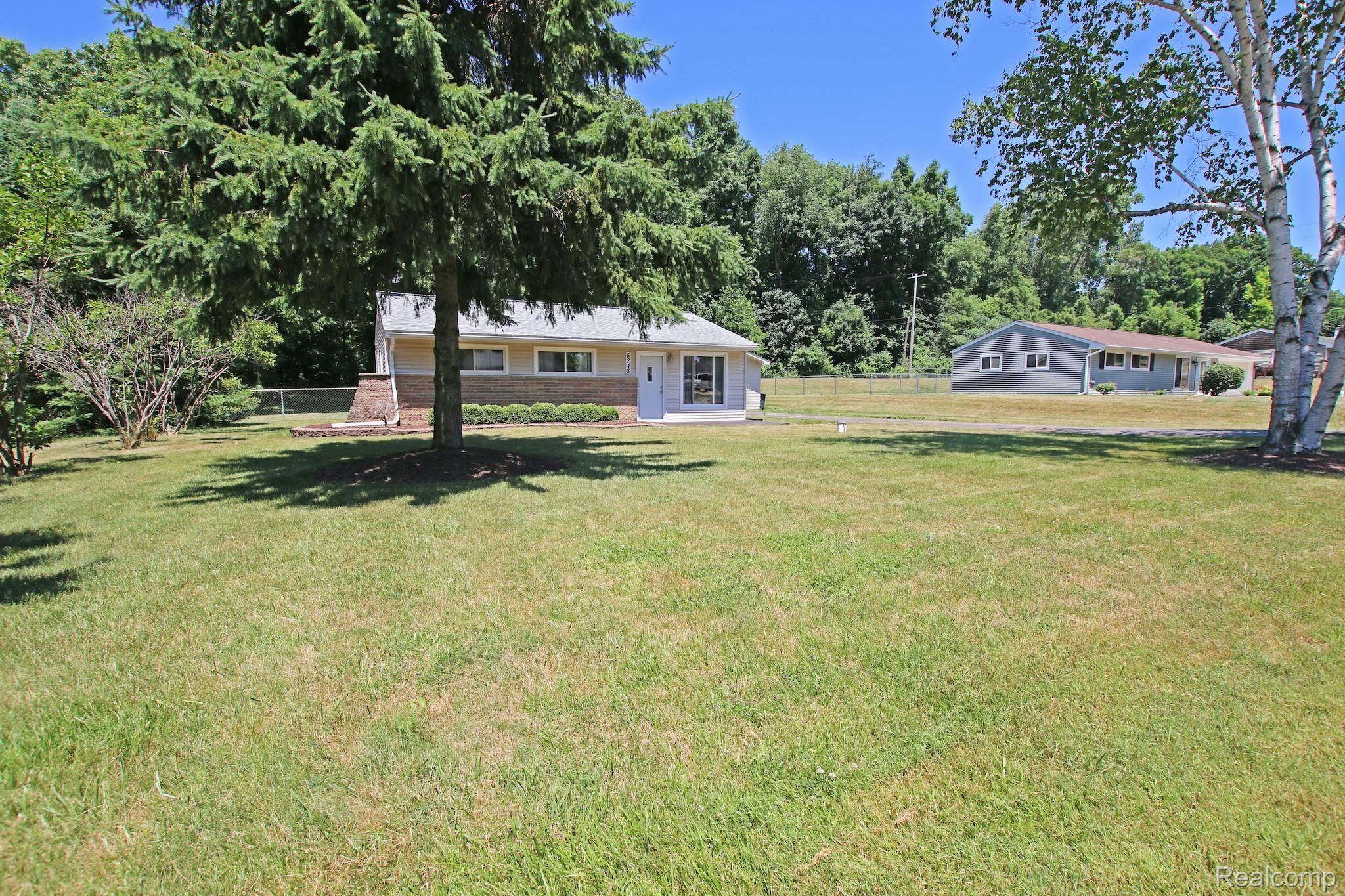 5248 Marconi Street Clarkston, MI 48348 - Photo 4 of 43 34) Front.jpg