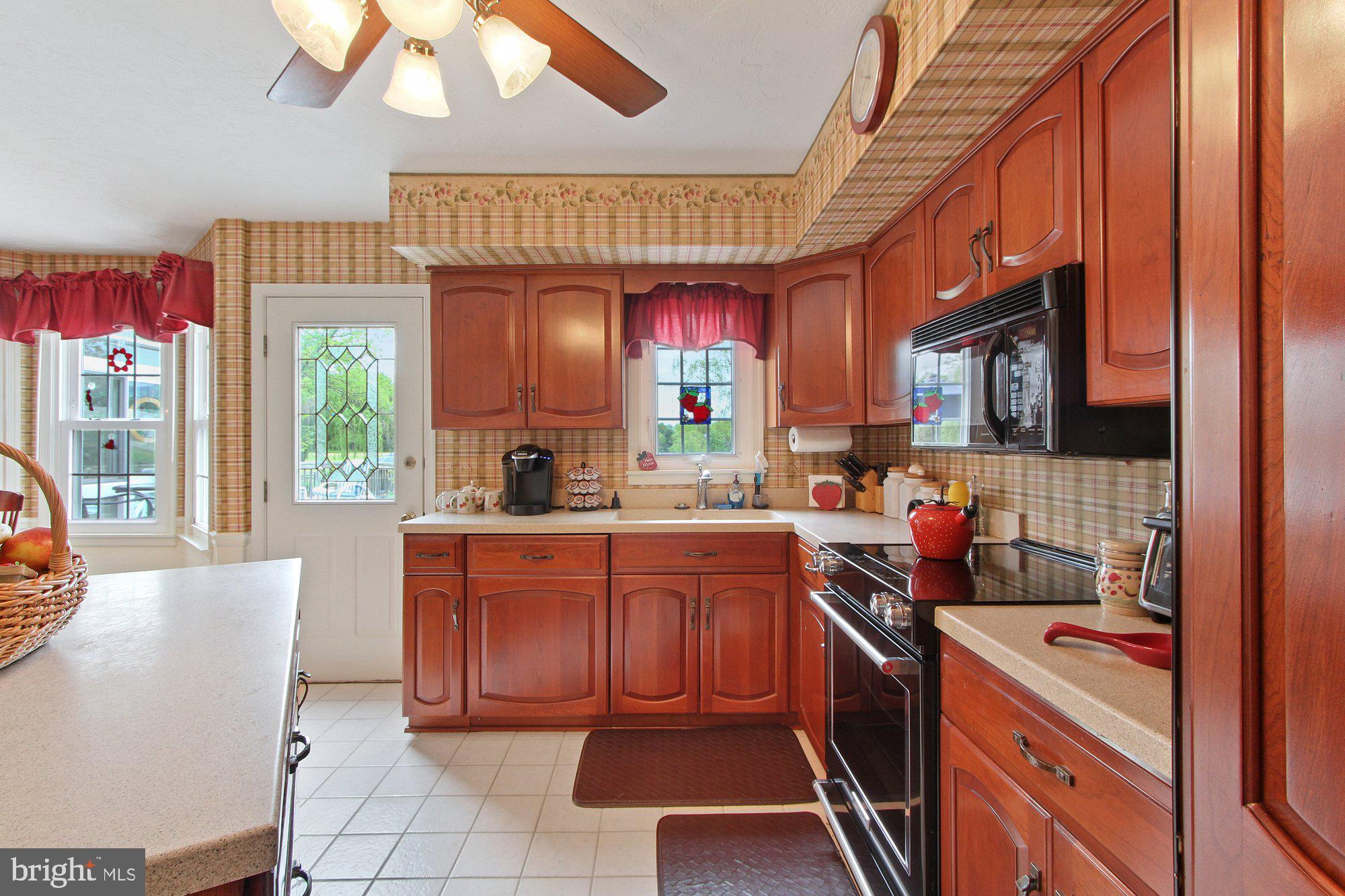 1795 Baker Road York, PA 17408 - Photo 8 of 39 Gallery Image 8