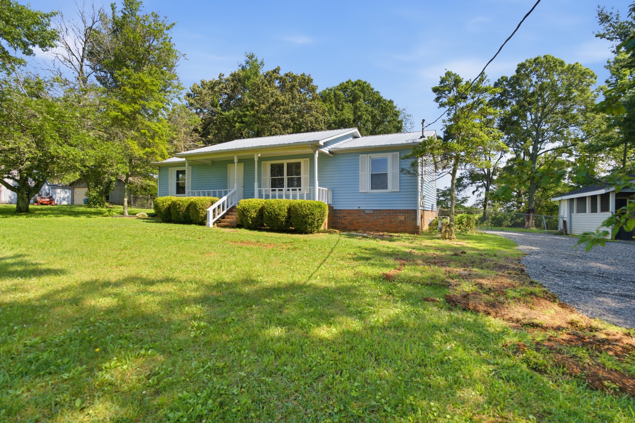 609 Hawkersmith Road Tullahoma, TN 37388 - Photo 1 of 32