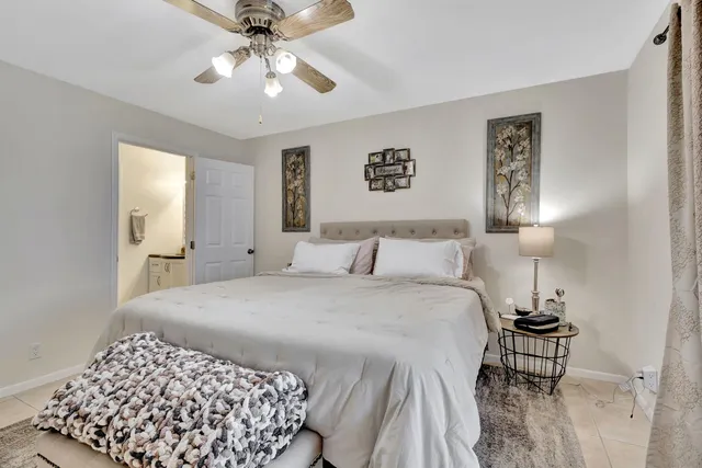 $2,700 | 4693 Lucerne Lakes Boulevard East, Unit 203, Lake Worth, FL 33467