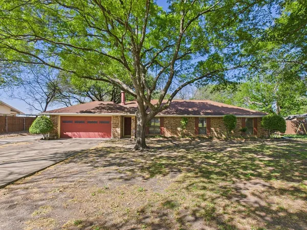 $365,000 | 713 Barton Avenue, Glenn Heights, TX 75154