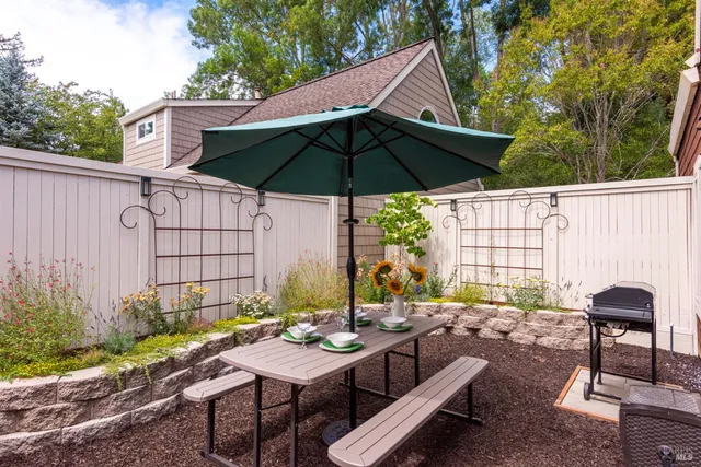 $599,000 | 2734 Lakeview Drive, Santa Rosa, CA 95405