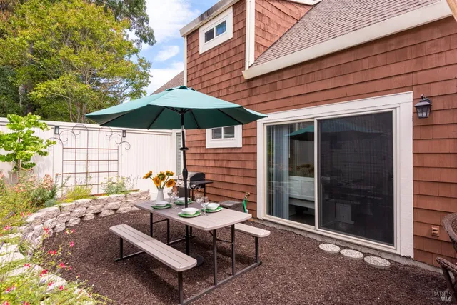 $599,000 | 2734 Lakeview Drive, Santa Rosa, CA 95405