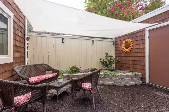 $599,000 | 2734 Lakeview Drive, Santa Rosa, CA 95405