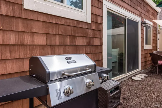 $599,000 | 2734 Lakeview Drive, Santa Rosa, CA 95405