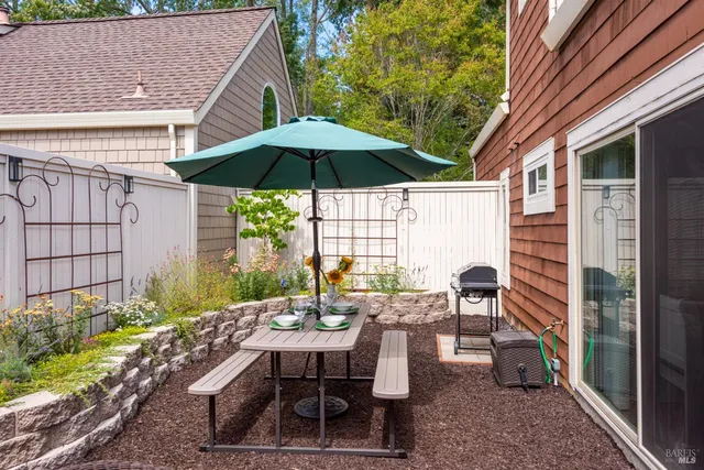 $599,000 | 2734 Lakeview Drive, Santa Rosa, CA 95405