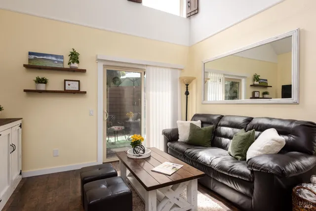 $599,000 | 2734 Lakeview Drive, Santa Rosa, CA 95405