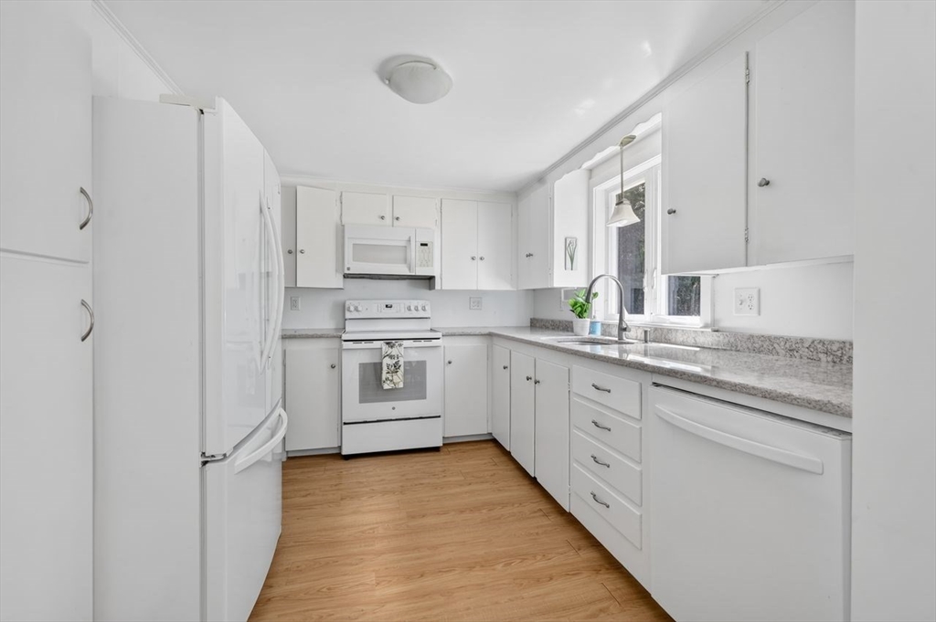 49 James Way Scituate, MA 02066 - Photo 8 of 23