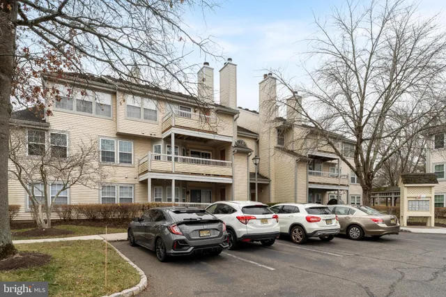$2,000 | 119 Acadia Court, Unit 10, Princeton, NJ 08540