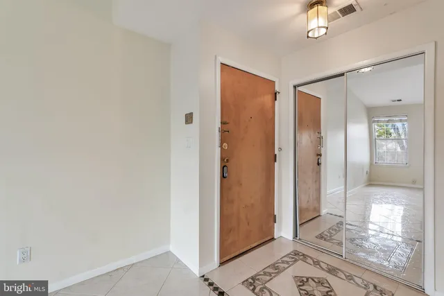 $2,000 | 119 Acadia Court, Unit 10, Princeton, NJ 08540