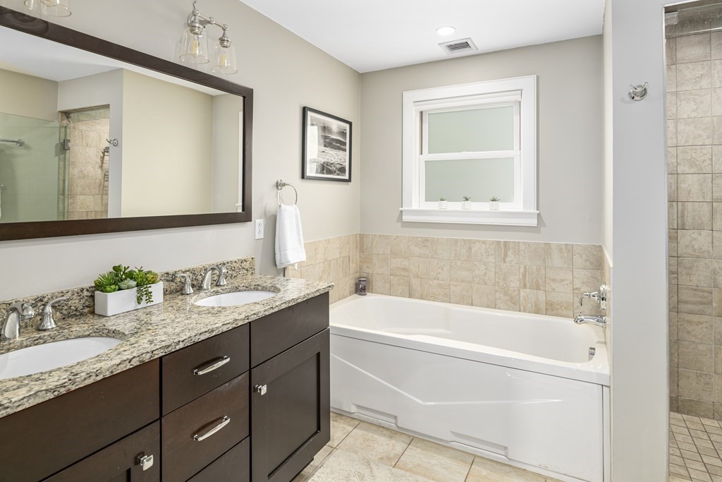 257 West 3rd Street, Unit 3 Boston, MA 02127 - Photo 11 of 18