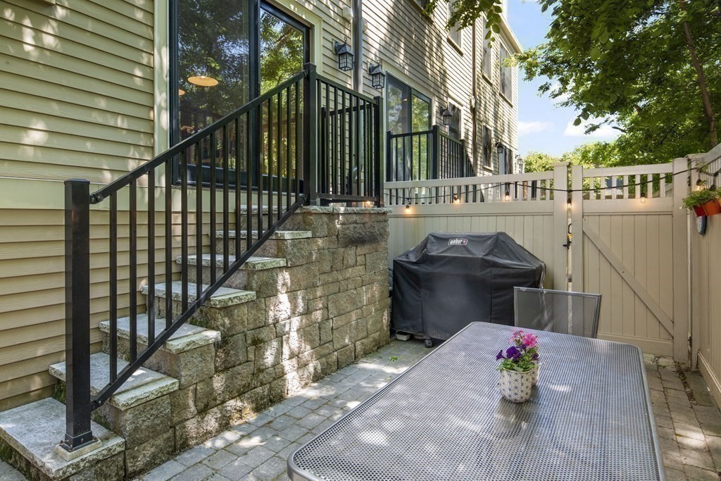 257 West 3rd Street, Unit 3 Boston, MA 02127 - Photo 16 of 18