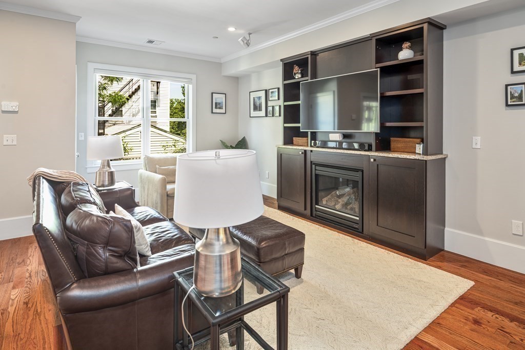 257 West 3rd Street, Unit 3 Boston, MA 02127 - Photo 3 of 18