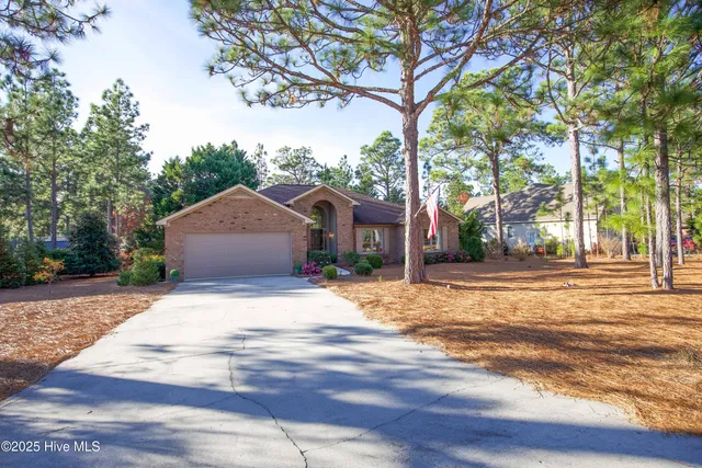 $465,000 | 5 Kahkwa Trail, Pinehurst, NC 28374