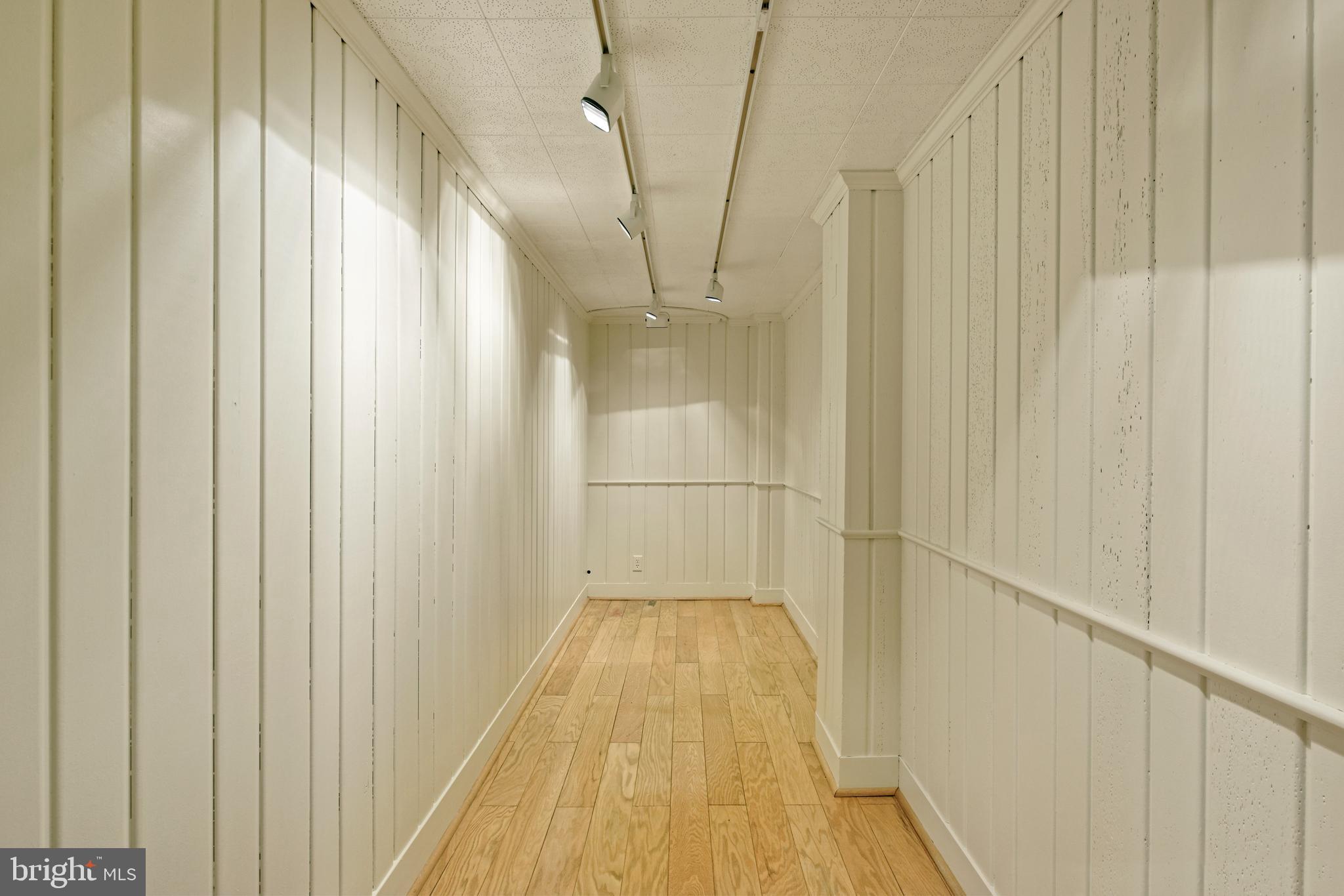 6237 Radcliff Road Alexandria, VA 22307 - Photo 51 of 61 Extension of the office. Great wall space for art