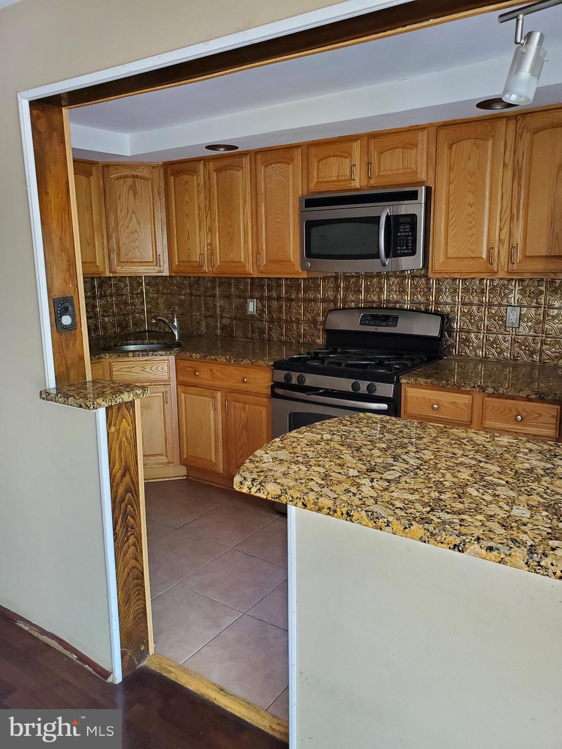 1208 Berkley Road Darby, PA 19023 - Photo 5 of 17