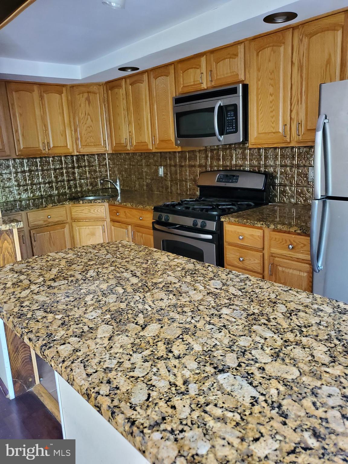 1208 Berkley Road Darby, PA 19023 - Photo 6 of 17