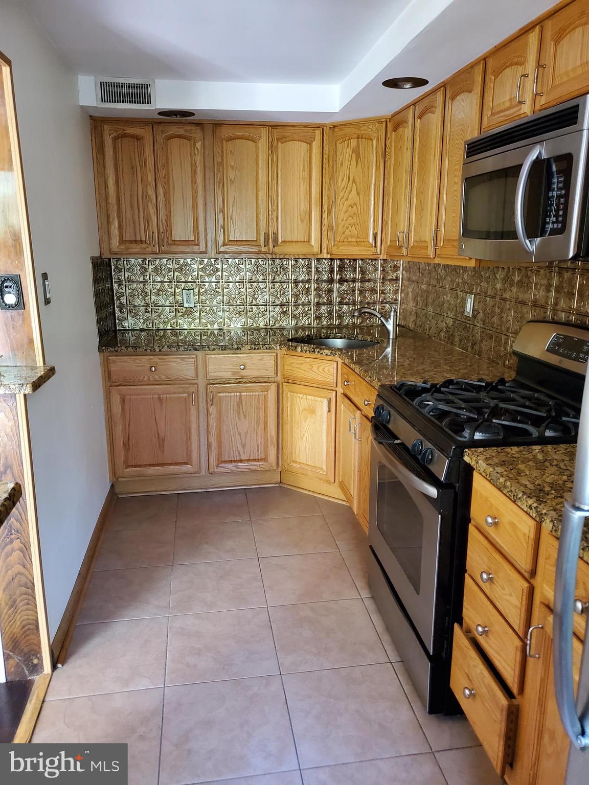1208 Berkley Road Darby, PA 19023 - Photo 7 of 17