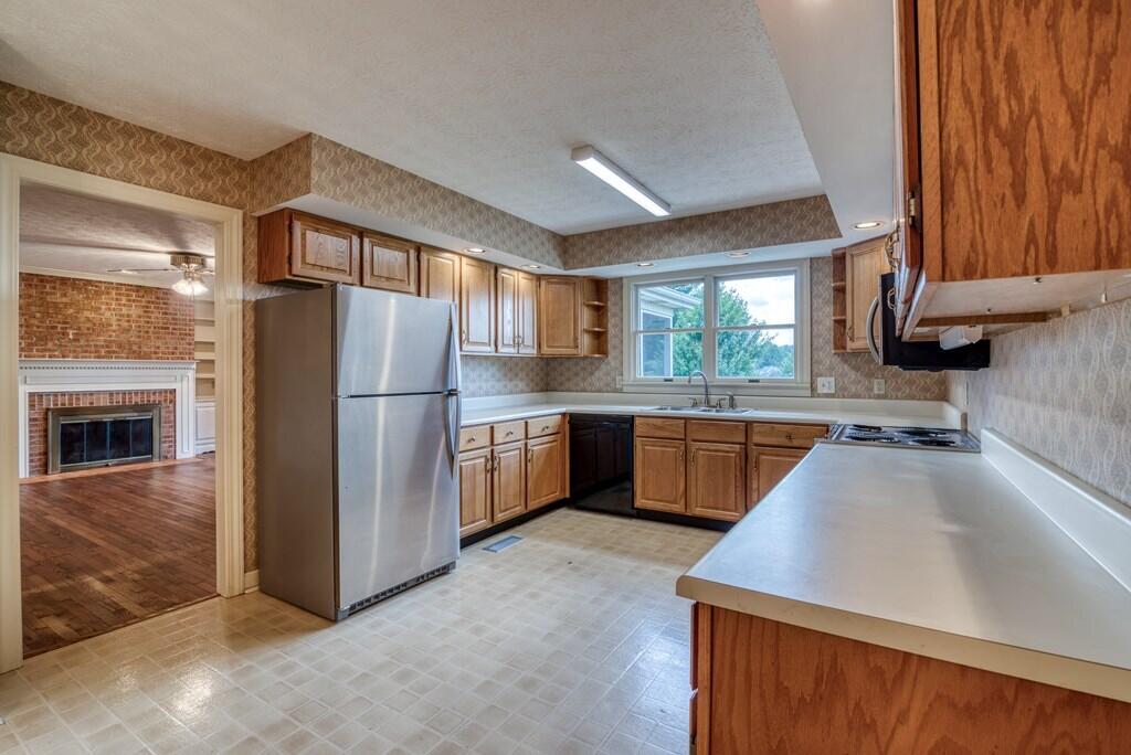 389 Winterham Drive Abingdon, VA 24211 - Photo 17 of 52 Smart Kitchen Layout
