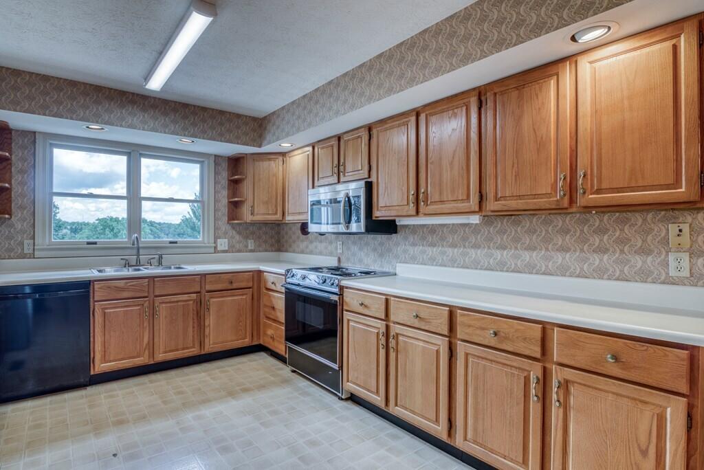 389 Winterham Drive Abingdon, VA 24211 - Photo 18 of 52 Kitchen