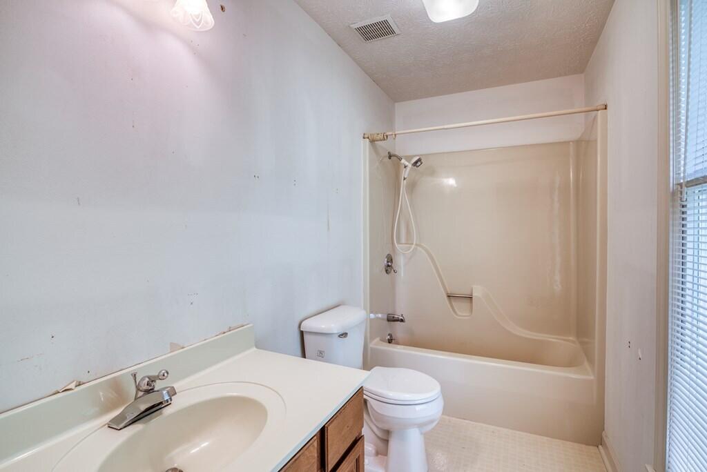 389 Winterham Drive Abingdon, VA 24211 - Photo 30 of 52 Full Bath