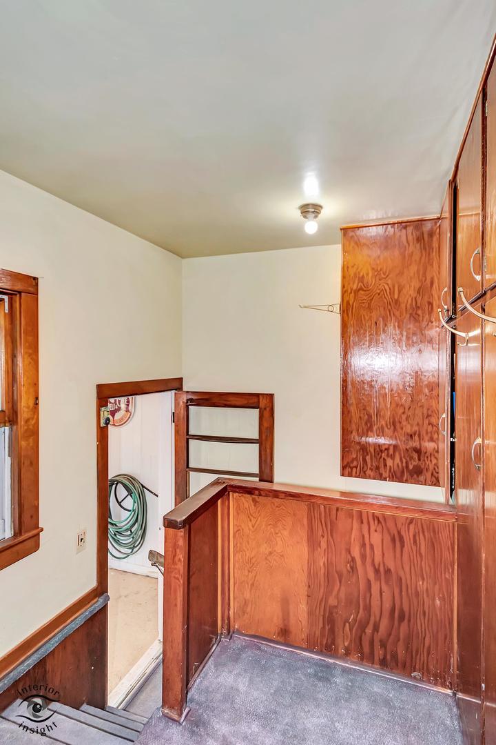 1258 East 2900 North Road Clifton, IL 60927 - Photo 18 of 38 a view of entryway with a window