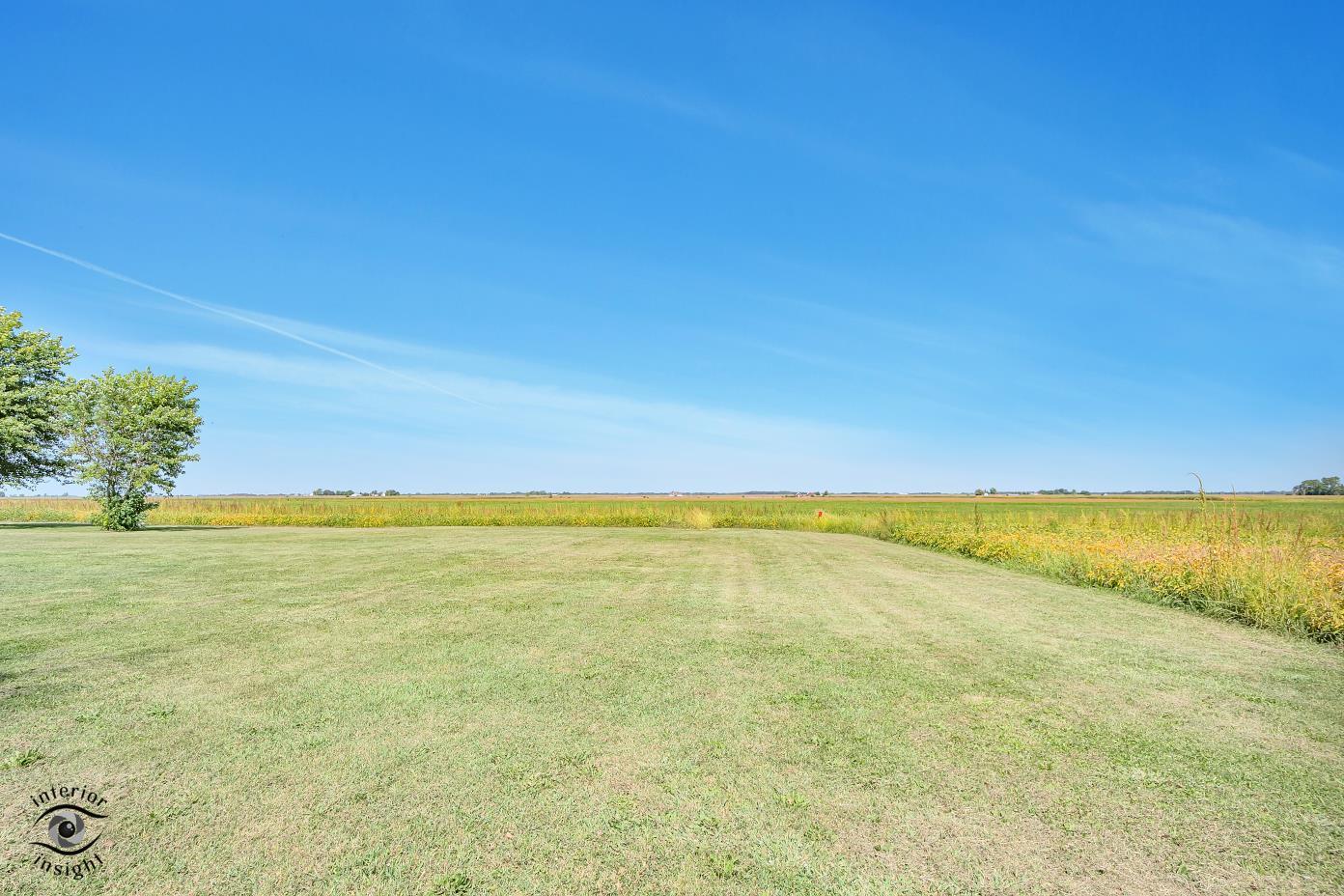1258 East 2900 North Road Clifton, IL 60927 - Photo 26 of 38 a view of an ocean and beach