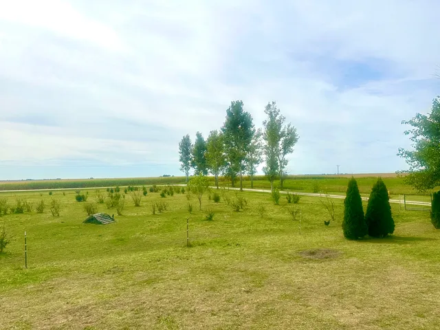 $302,000 | 1258 East 2900 North Road, Clifton, IL 60927