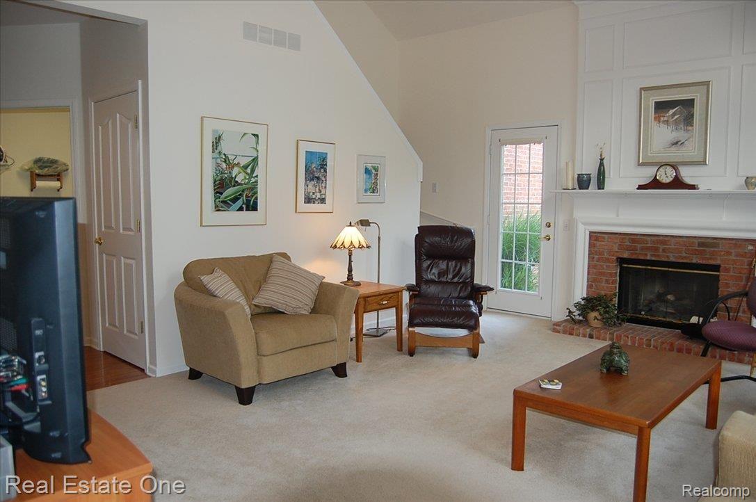 3387 West York Court Rochester, MI 48306 - Photo 17 of 24 Great Room