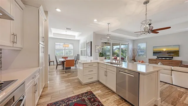 $585,000 | 4756 Ringwood Meadow, Sarasota, FL 34235