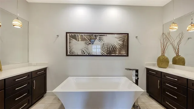 $585,000 | 4756 Ringwood Meadow, Sarasota, FL 34235