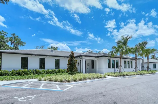 $585,000 | 4756 Ringwood Meadow, Sarasota, FL 34235