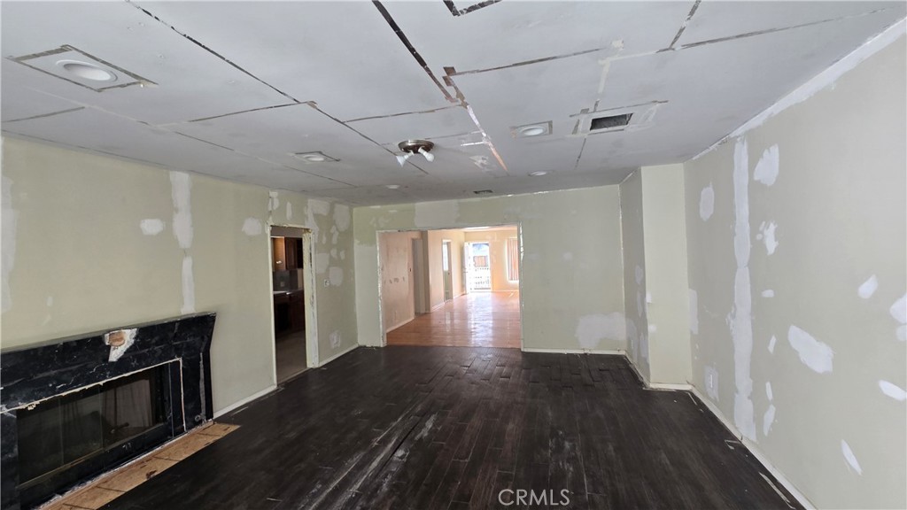 17643 Haynes Street Van Nuys, CA 91406 - Photo 14 of 16