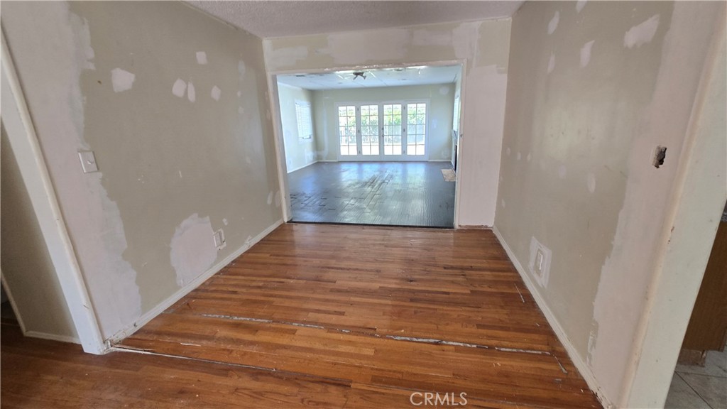 17643 Haynes Street Van Nuys, CA 91406 - Photo 8 of 16