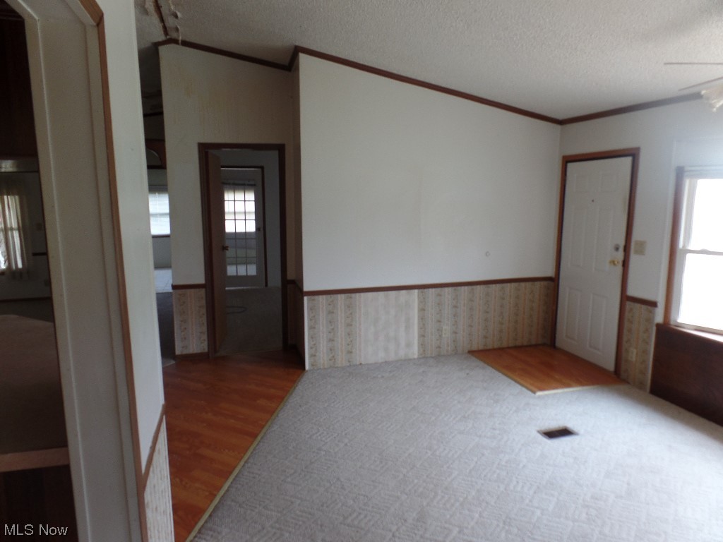6135 Fultonrose Road Roseville, OH 43777 - Photo 4 of 14 Living