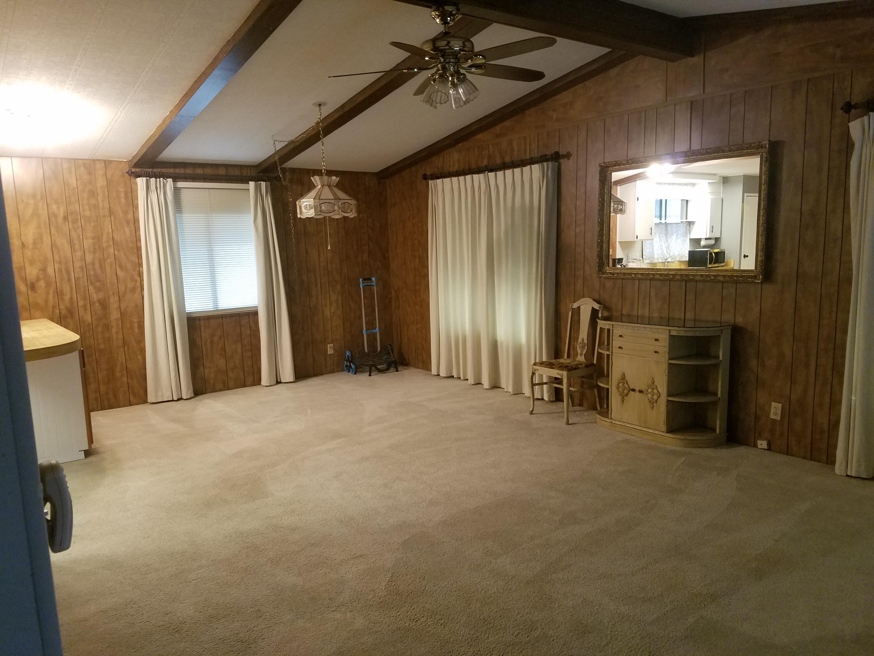 301 Freeman Road, Unit 85 Central Point, OR 97502 - Photo 8 of 25 20240822_170044