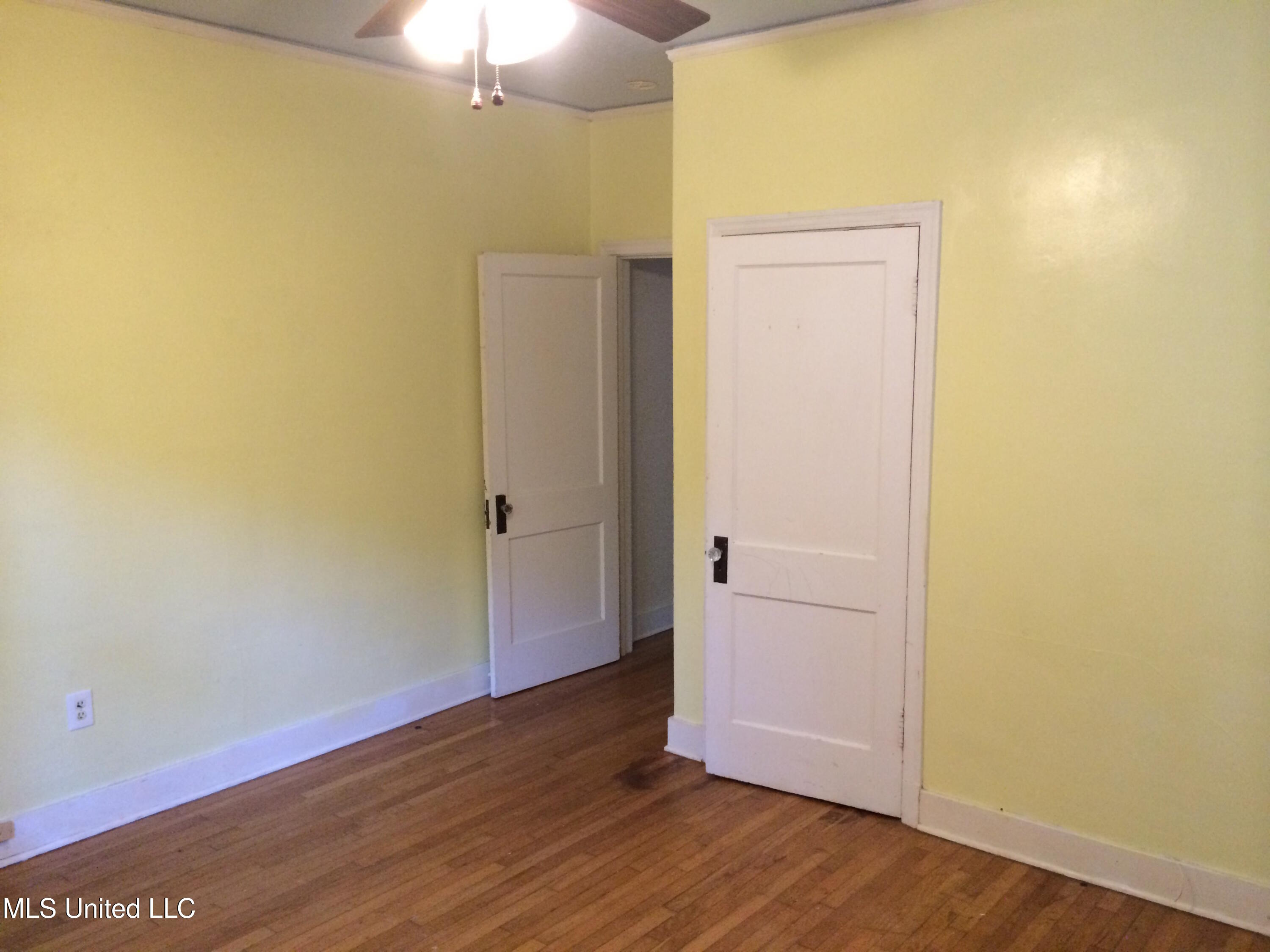 4056 Redwing Avenue Jackson, MS 39206 - Photo 11 of 18 redwing front bedroom