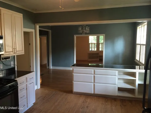 $1,950 | 4056 Redwing Avenue, Jackson, MS 39206