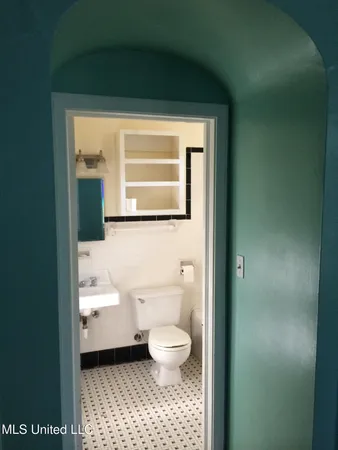 $1,950 | 4056 Redwing Avenue, Jackson, MS 39206