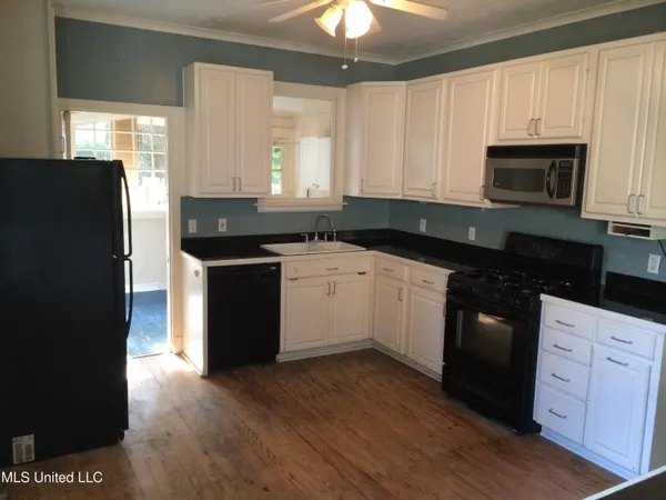 $1,950 | 4056 Redwing Avenue, Jackson, MS 39206